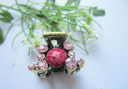 義烏飾品批發(fā) 三葉草花形復(fù)古色怪手夾，100元混批價格、廠家與產(chǎn)品詳情